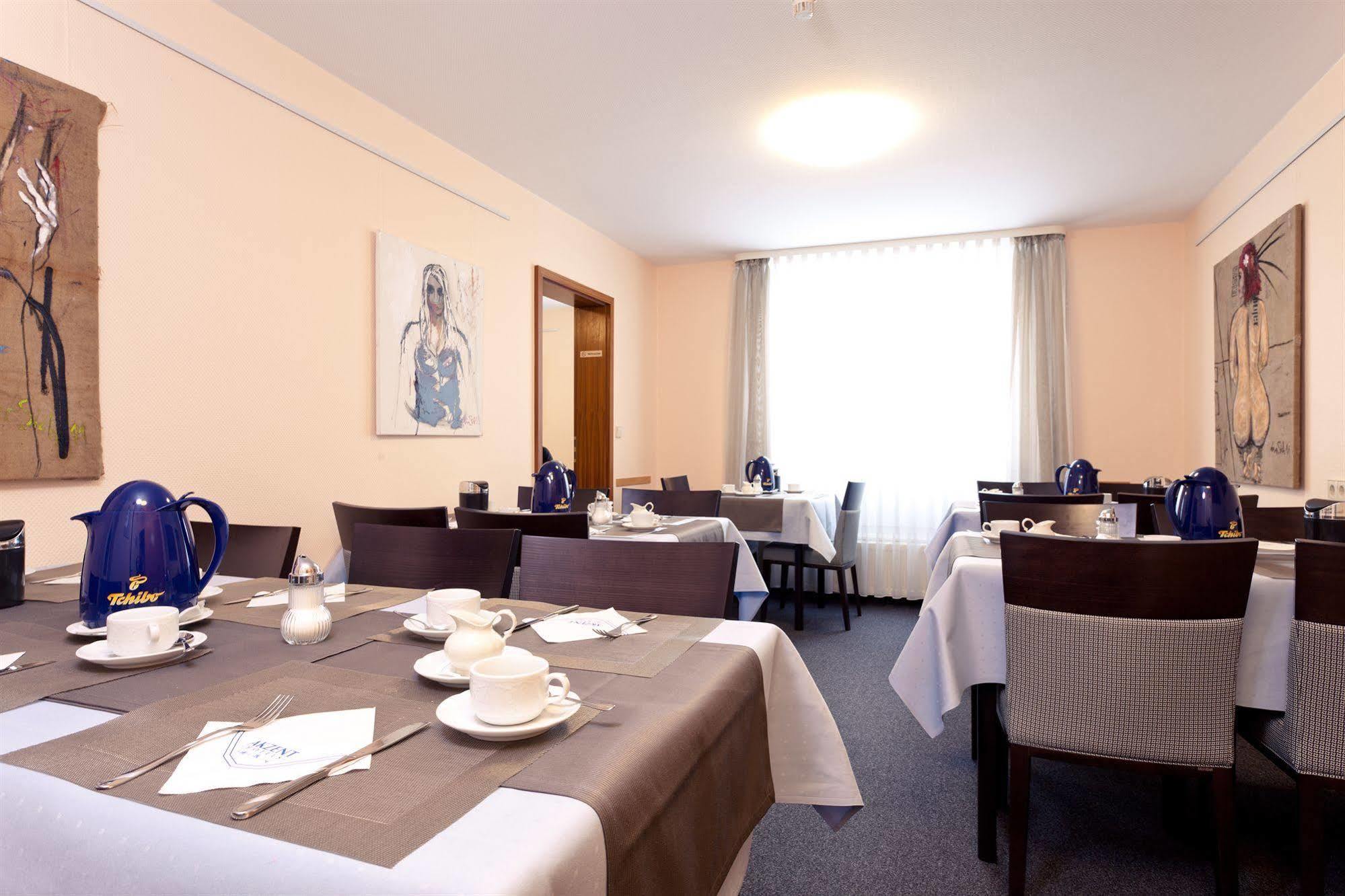 Akzent Hotel Torgauer Hof Зиндельфинген Экстерьер фото