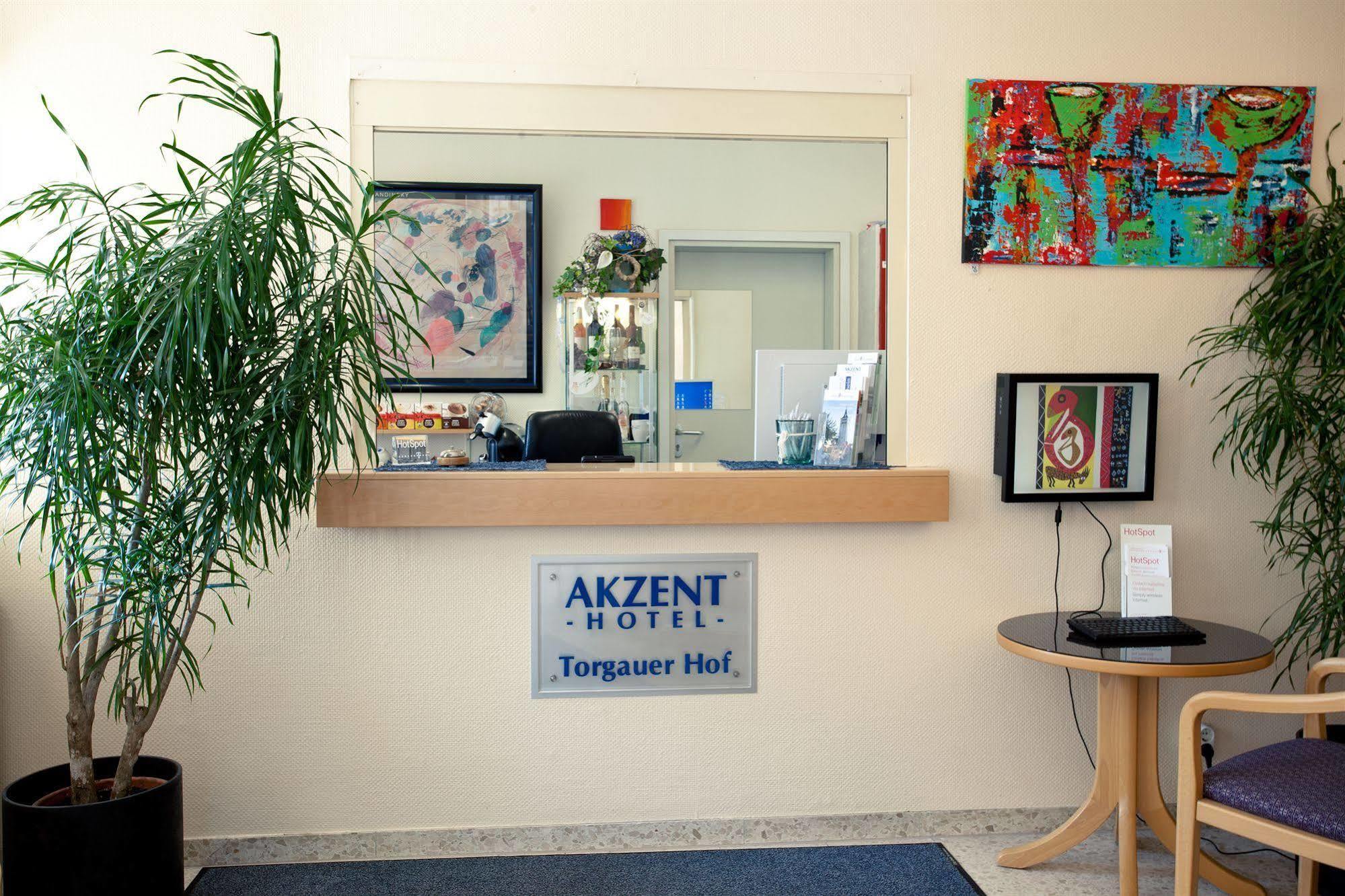 Akzent Hotel Torgauer Hof Зиндельфинген Экстерьер фото